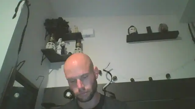 Snapshot of CaptCraker chatting on April 1, 2026, 1:51 am CaptCraker online show from April 1, 2026, 1:51 am