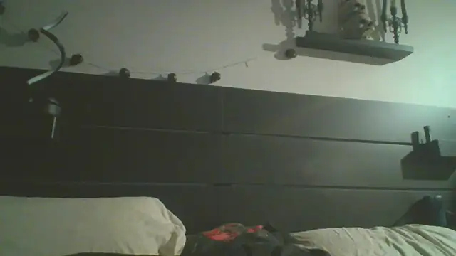 Snapshot of CaptCraker chatting on April 2, 2026, 4:08 am CaptCraker online show from April 2, 2026, 4:08 am