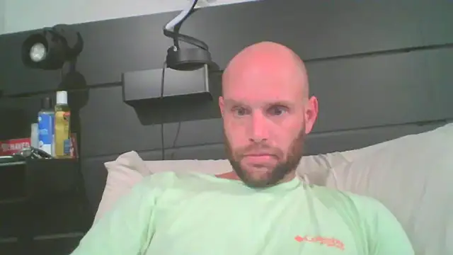 Snapshot of CaptCraker chatting on April 8, 2026, 9:11 am CaptCraker online show from April 8, 2026, 9:11 am