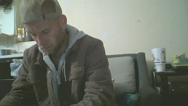 Snapshot of CaptCraker chatting on March 25, 2026, 8:03 am CaptCraker online show from March 25, 2026, 8:03 am