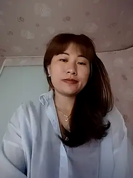 Lucxy-ki6 online show from May 4, 2026, 8:33 pm