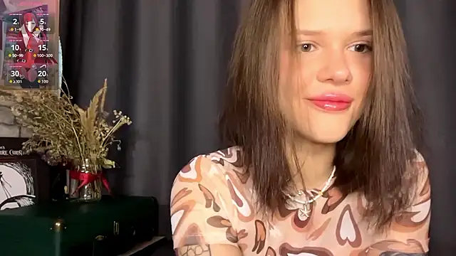Snapshot of SarahHunnye chatting on March 22, 2026, 12:25 am SarahHunnye online show from March 22, 2026, 12:25 am