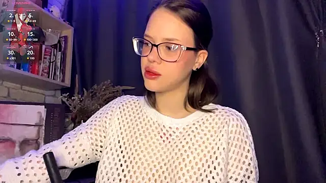 Snapshot of SarahHunnye chatting on March 28, 2026, 12:22 am SarahHunnye online show from March 28, 2026, 12:22 am