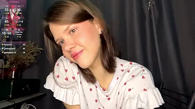 Snapshot of SarahHunnye chatting on March 25, 2026, 11:25 pm SarahHunnye online show from March 25, 2026, 11:25 pm