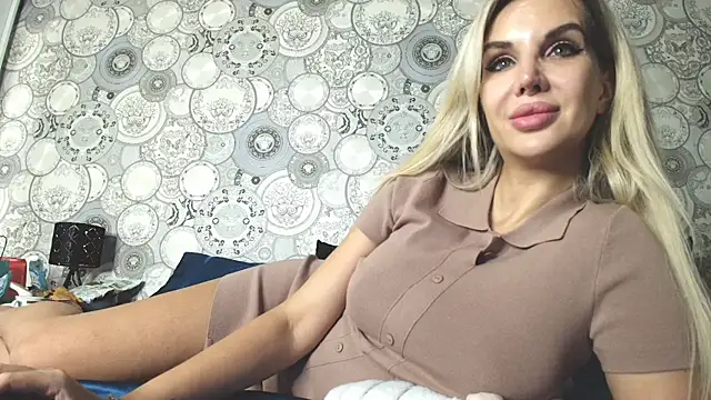 Snapshot of SexyQueenNina chatting on November 1, 2025, 10:47 pm SexyQueenNina online show from November 1, 2025, 10:47 pm