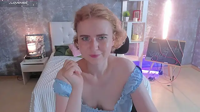 Snapshot of Shiny_Liss chatting on August 5, 2026, 1:32 am Shiny Liss online show from August 5, 2026, 1:32 am