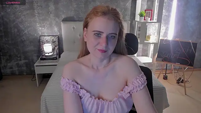 Snapshot of Shiny_Liss chatting on June 20, 2026, 1:32 am Shiny Liss online show from June 20, 2026, 1:32 am
