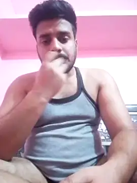 Snapshot of Decentlover67 chatting on May 1, 2026, 3:39 pm Decentlover67 online show from May 1, 2026, 3:39 pm