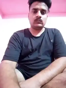 Snapshot of Decentlover67 chatting on May 11, 2026, 3:40 pm Decentlover67 online show from May 11, 2026, 3:40 pm