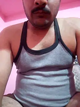 Snapshot of Decentlover67 chatting on April 17, 2026, 4:10 pm Decentlover67 online show from April 17, 2026, 4:10 pm