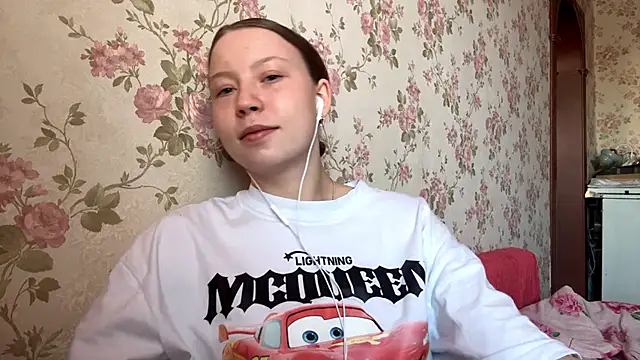 Snapshot of EleneShedden chatting on March 15, 2026, 12:45 pm EleneShedden online show from March 15, 2026, 12:45 pm