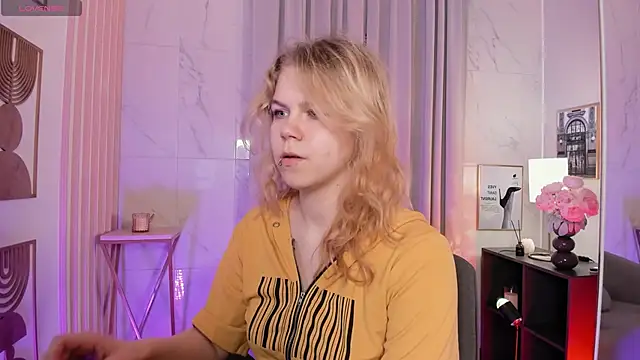Snapshot of ElizabethVane chatting on July 2, 2026, 5:35 am ElizabethVane online show from July 2, 2026, 5:35 am