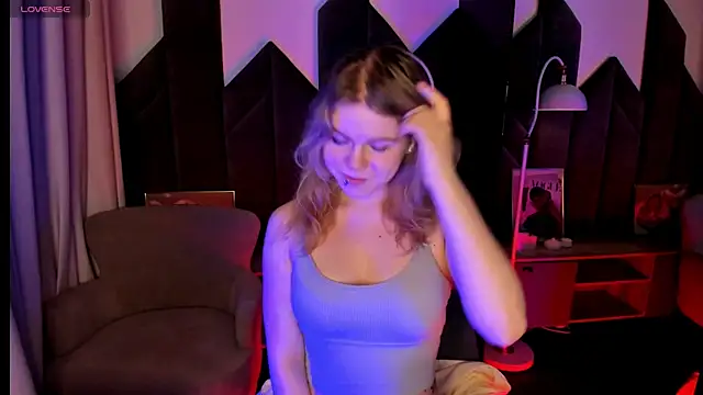 Snapshot of ElizabethVane chatting on July 18, 2026, 5:27 am ElizabethVane online show from July 18, 2026, 5:27 am