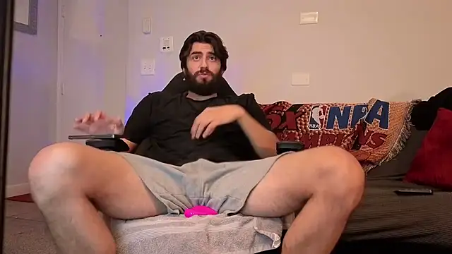 gorgeousgiant online show from July 30, 2026, 8:13 am