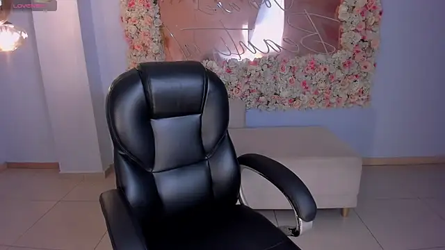 ArianaNova online show from May 9, 2026, 2:48 am