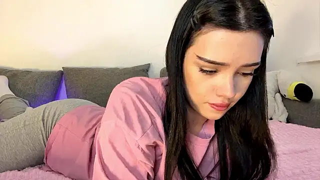 BeckyAurielle online show from June 18, 2026, 4:01 pm