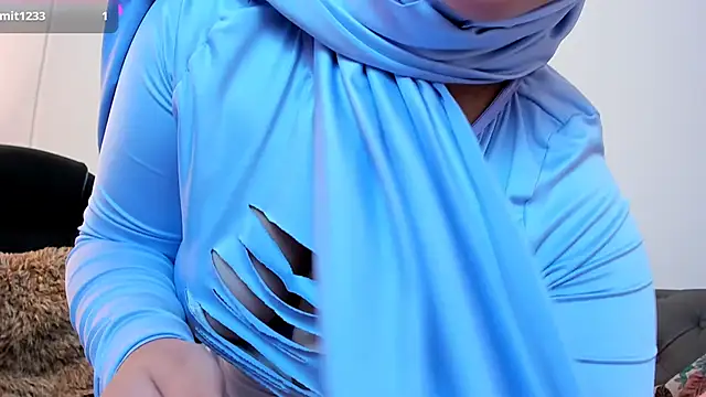 adahara  cute online show from April 3, 2026, 3:02 am