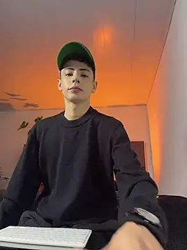Snapshot of SebastianReed_ chatting on May 29, 2026, 4:51 am SebastianReed online show from May 29, 2026, 4:51 am