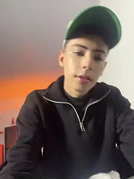 Snapshot of SebastianReed_ chatting on May 26, 2026, 3:37 am SebastianReed online show from May 26, 2026, 3:37 am