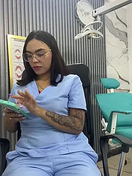 daniela-sexy online show from May 29, 2026, 3:51 pm