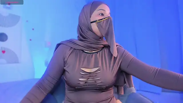 Snapshot of Aminaa_Kaarim chatting on June 30, 2026, 1:49 am Aminaa Kaarim online show from June 30, 2026, 1:49 am