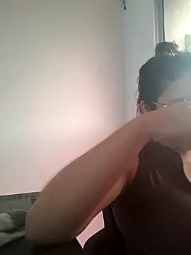 Aila Phone online show from April 8, 2026, 9:16 pm