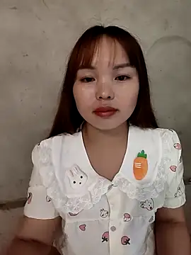 Snapshot of Mina_xYx chatting on May 2, 2026, 3:28 pm Mina xYx online show from May 2, 2026, 3:28 pm