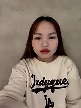 Snapshot of Mina_xYx chatting on May 9, 2026, 4:27 am Mina xYx online show from May 9, 2026, 4:27 am