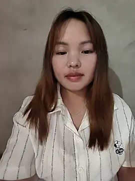 Snapshot of Mina_xYx chatting on July 8, 2026, 3:56 pm Mina xYx online show from July 8, 2026, 3:56 pm