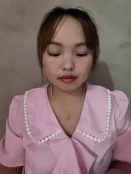 Snapshot of Mina_xYx chatting on July 2, 2026, 3:29 pm Mina xYx online show from July 2, 2026, 3:29 pm