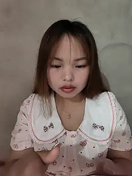 Snapshot of Mina_xYx chatting on July 8, 2026, 3:51 am Mina xYx online show from July 8, 2026, 3:51 am