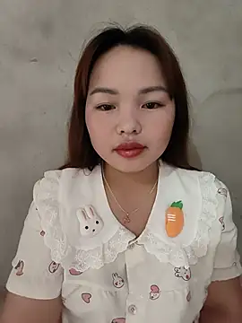 Snapshot of Mina_xYx chatting on July 6, 2026, 2:18 am Mina xYx online show from July 6, 2026, 2:18 am