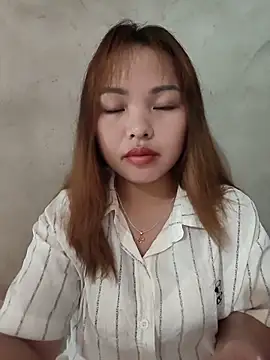 Snapshot of Mina_xYx chatting on June 18, 2026, 4:33 am Mina xYx online show from June 18, 2026, 4:33 am