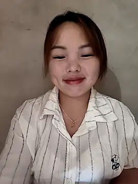 Snapshot of Mina_xYx chatting on July 25, 2026, 4:35 pm Mina xYx online show from July 25, 2026, 4:35 pm