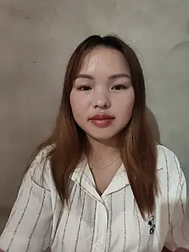 Snapshot of Mina_xYx chatting on June 28, 2026, 2:40 am Mina xYx online show from June 28, 2026, 2:40 am