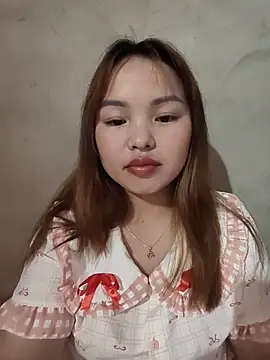 Snapshot of Mina_xYx chatting on June 30, 2026, 3:23 pm Mina xYx online show from June 30, 2026, 3:23 pm