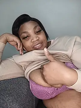 Snapshot of BeverlyQueen15 chatting on May 30, 2026, 9:42 pm BeverlyQueen15 online show from May 30, 2026, 9:42 pm