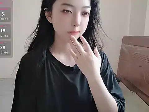 Snapshot of oblakitty_ chatting on July 2, 2026, 10:32 am oblakitty online show from July 2, 2026, 10:32 am