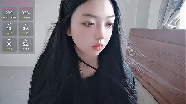 Snapshot of oblakitty_ chatting on July 13, 2026, 12:43 am oblakitty online show from July 13, 2026, 12:43 am