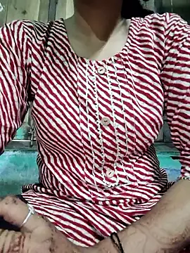 model seela online show from May 3, 2026, 10:09 am