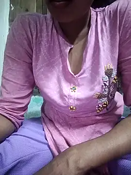 model seela online show from May 9, 2026, 8:39 am
