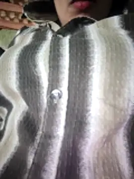 model seela online show from March 17, 2026, 4:21 pm