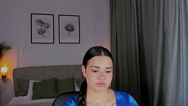 Snapshot of EvaRaider chatting on May 23, 2026, 6:23 am EvaRaider online show from May 23, 2026, 6:23 am