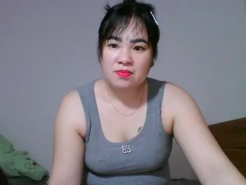 Snapshot of Tits28-2 chatting on May 6, 2026, 3:54 am Tits28-2 online show from May 6, 2026, 3:54 am
