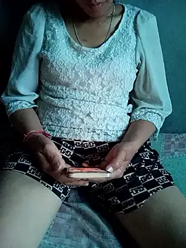 Snapshot of Leiley_98 chatting on June 10, 2026, 10:38 am Leiley 98 online show from June 10, 2026, 10:38 am