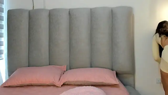 Snapshot of Valentina_lux1 chatting on May 20, 2026, 5:10 pm Valentina lux1 online show from May 20, 2026, 5:10 pm