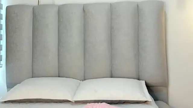 Snapshot of Valentina_lux1 chatting on June 2, 2026, 1:55 pm Valentina lux1 online show from June 2, 2026, 1:55 pm