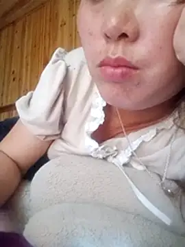 Snapshot of Abi-ni chatting on August 4, 2026, 1:04 pm Abi-ni online show from August 4, 2026, 1:04 pm
