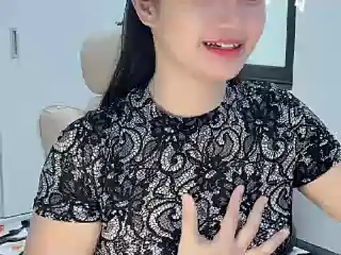 Snapshot of AmyLinee_1 chatting on June 3, 2026, 2:01 am AmyLinee 1 online show from June 3, 2026, 2:01 am