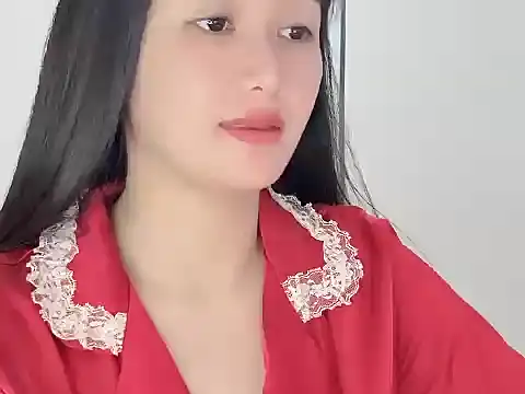 Snapshot of AmyLinee_1 chatting on May 5, 2026, 4:26 am AmyLinee 1 online show from May 5, 2026, 4:26 am